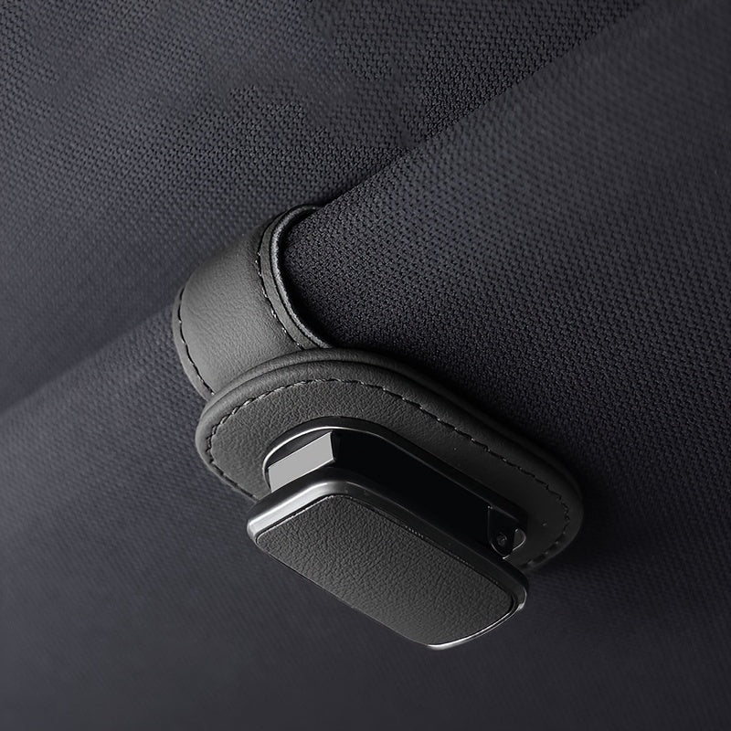 Robuster Clip für die Sonnenblende aus PU-Leder