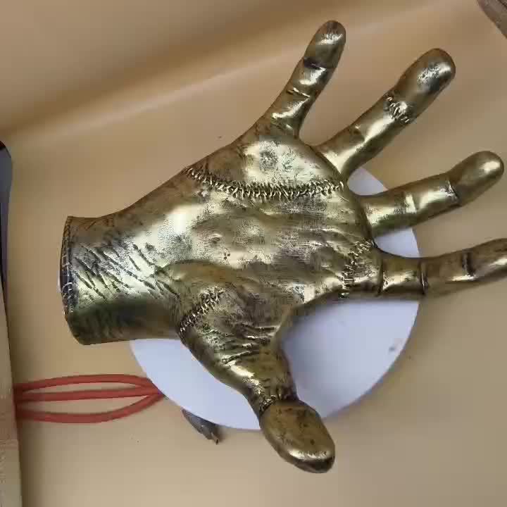 Handförmiger Basketballhalter zur Wandmontage