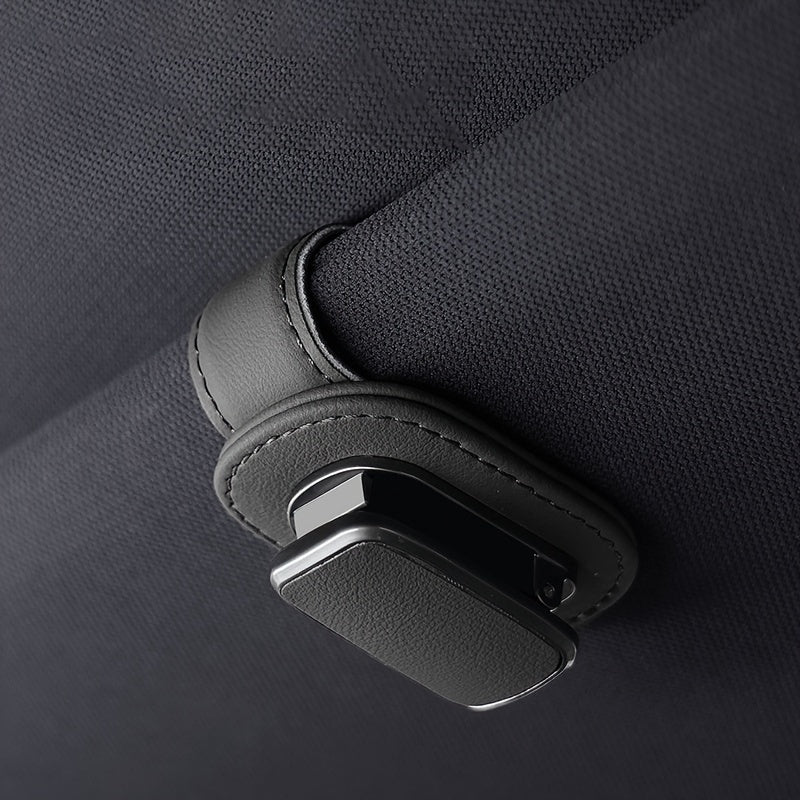 Robuster Clip für die Sonnenblende aus PU-Leder