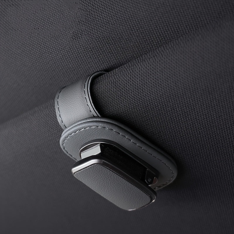 Robuster Clip für die Sonnenblende aus PU-Leder